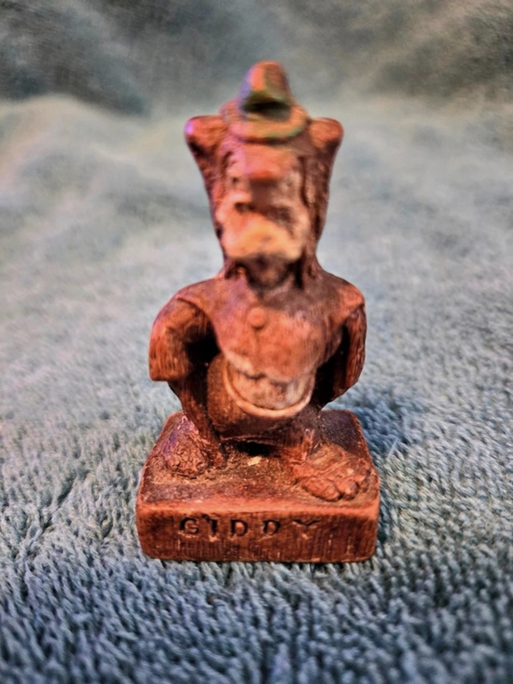 1040s Disney Gideon (Giddy) Pinocchio Figurine Brown Sculpture